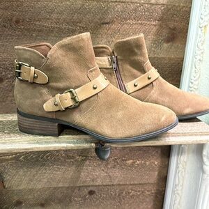 Crown Vintage Roberta Boots | Chestnut | Size 10
New without tags